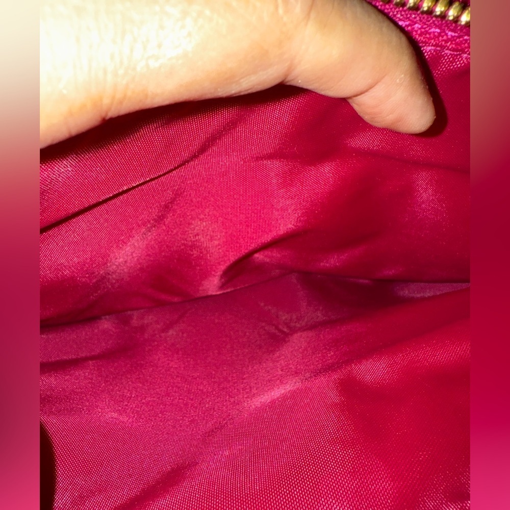 Authentic Valentino Garavani Sport Vibrant Pink Bag in Pristine Condition - Picture 11 of 15